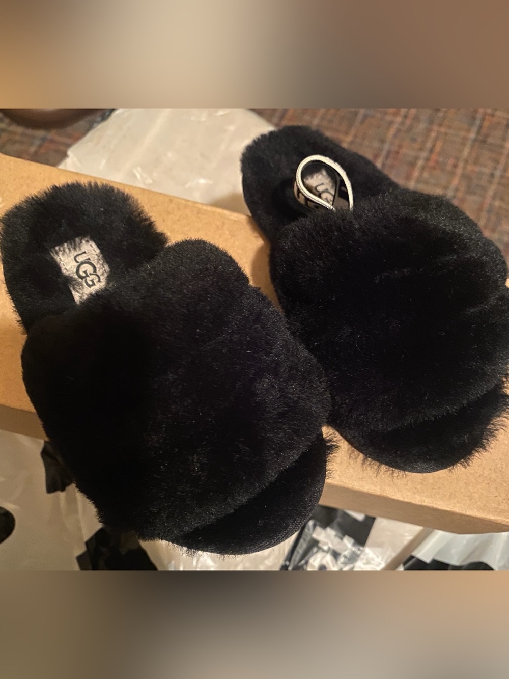 UGG Kids Black FLUFF YEAH SLIDE 8